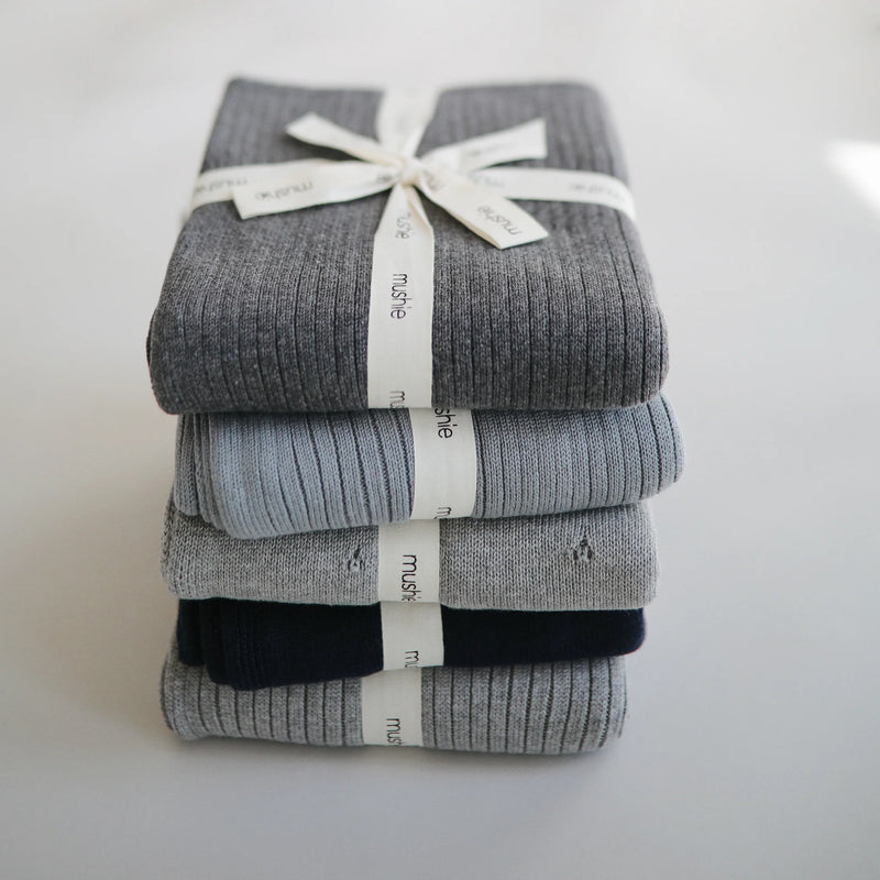 Mushie® Плетено одеяло - Dark Gray Melange