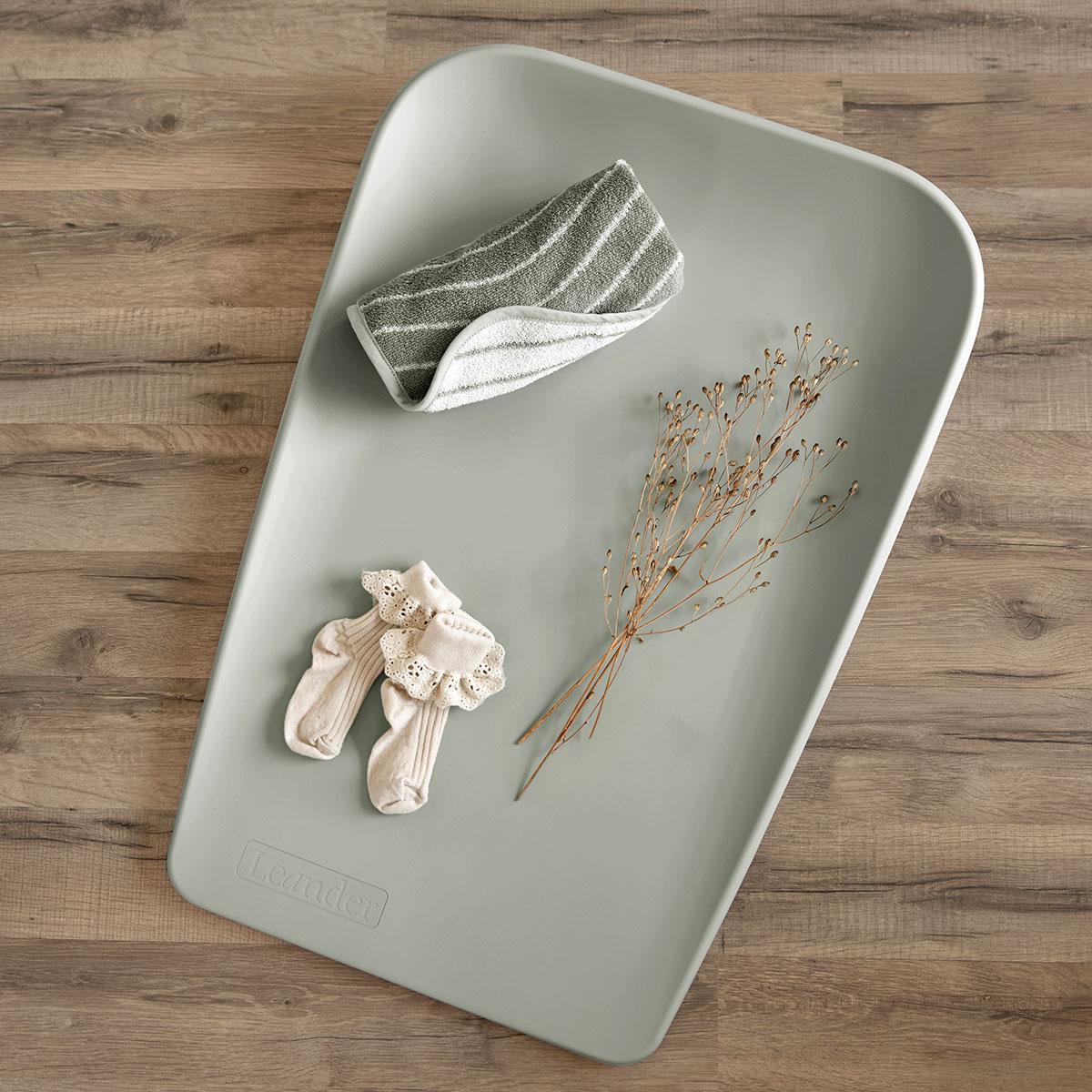 Leander® Matty Mini Подложка за преобличане - цвят Sage Green