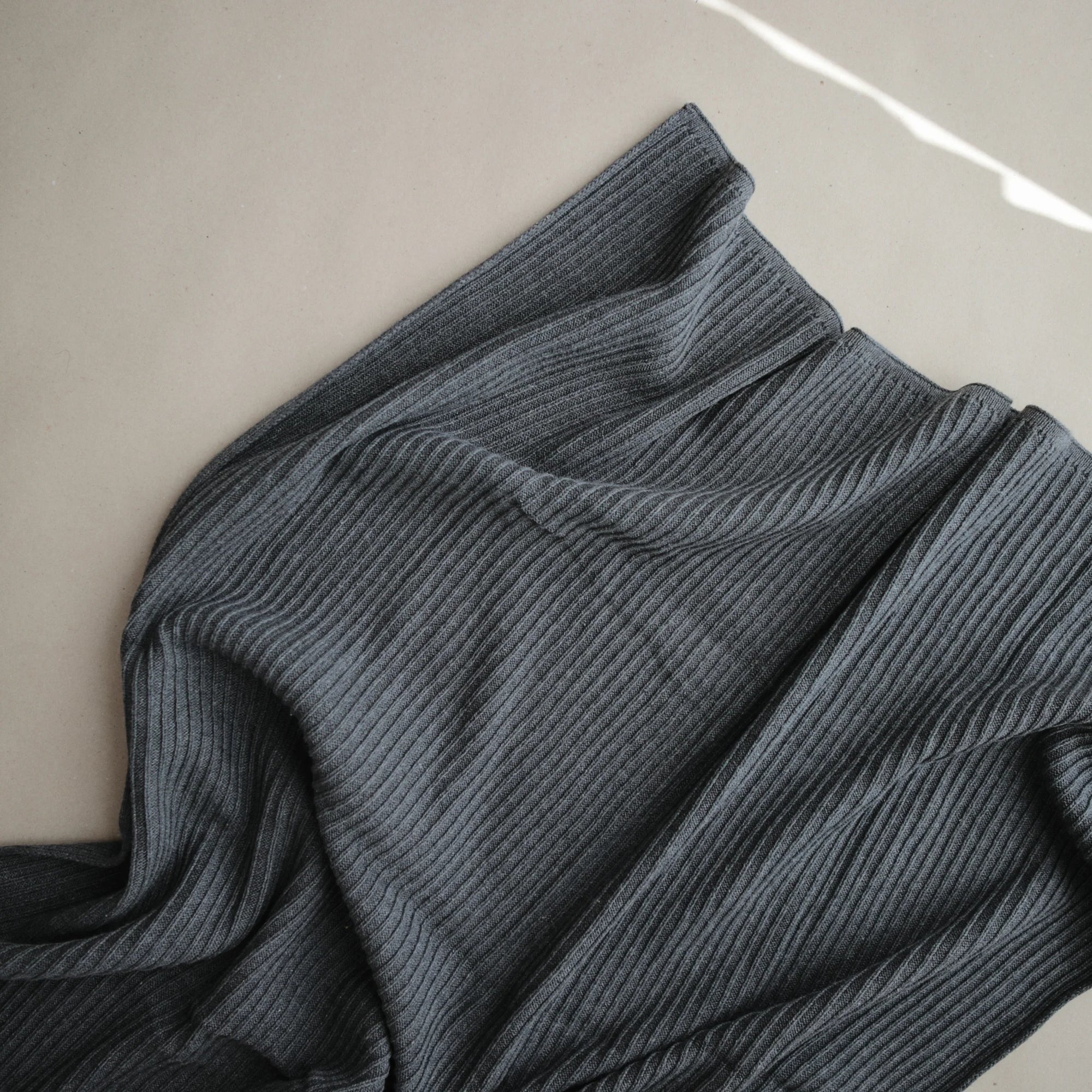 Mushie® Плетено одеяло - Dark Gray Melange