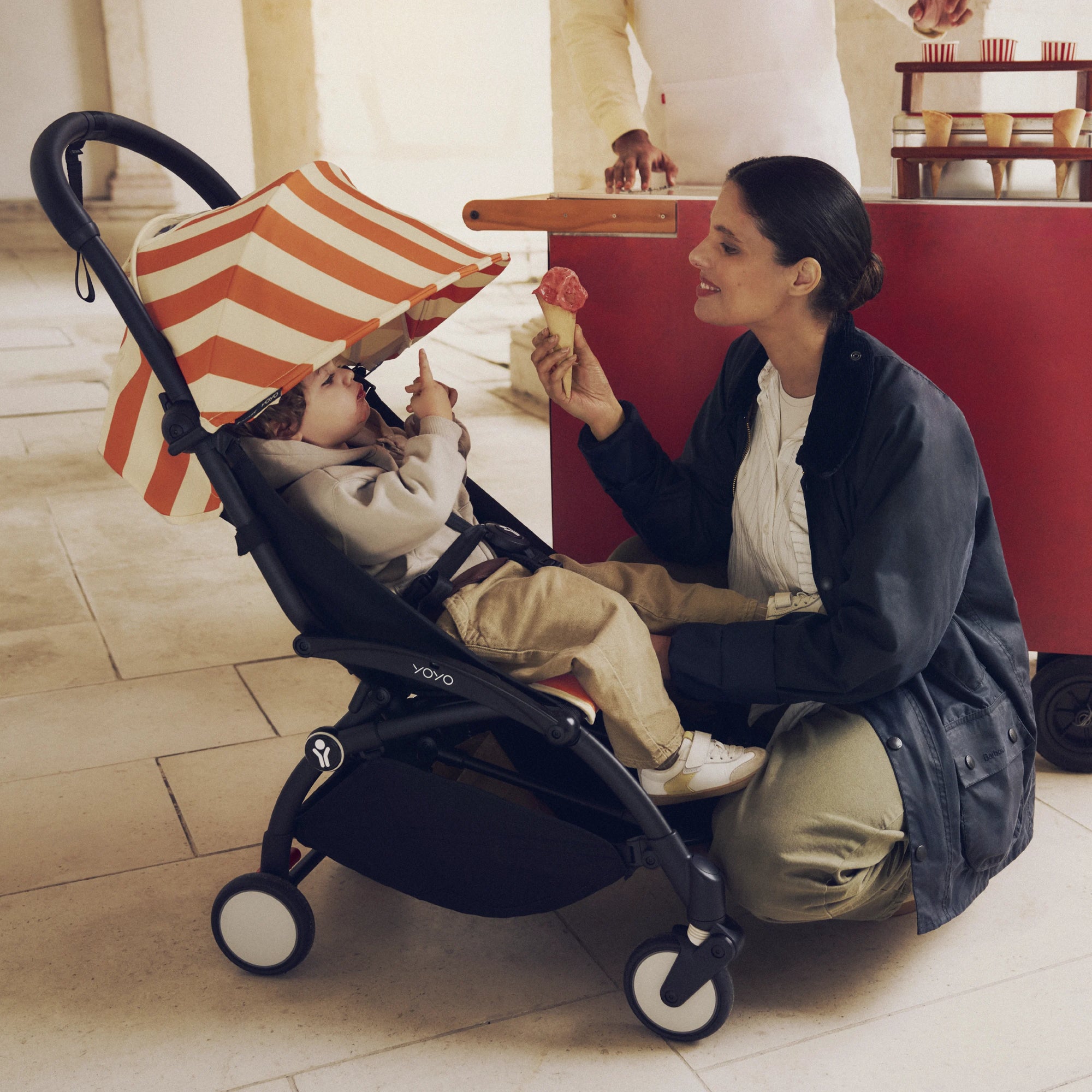 Stokke® YOYO³ Количка от 6 месеца, Черно шаси -  Capri