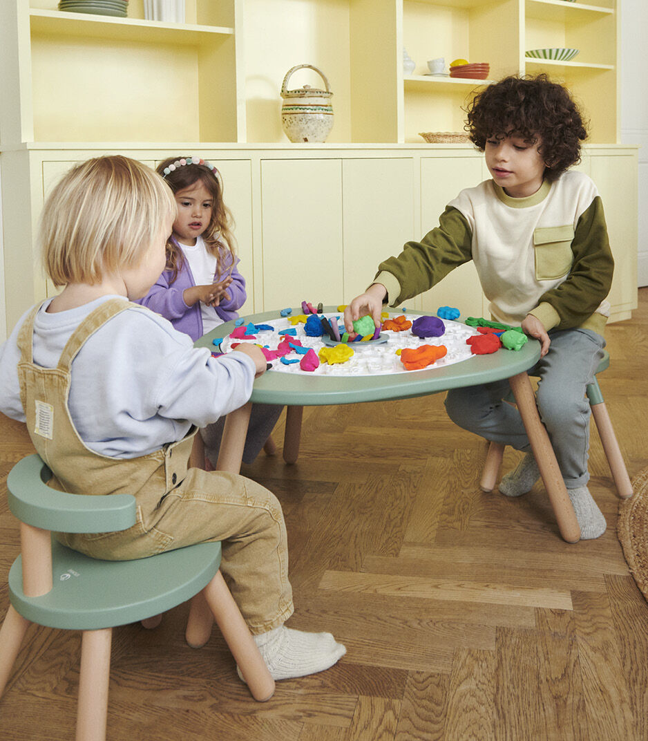 Stokke® MuTable™ V2 Бордова игра за пластелин