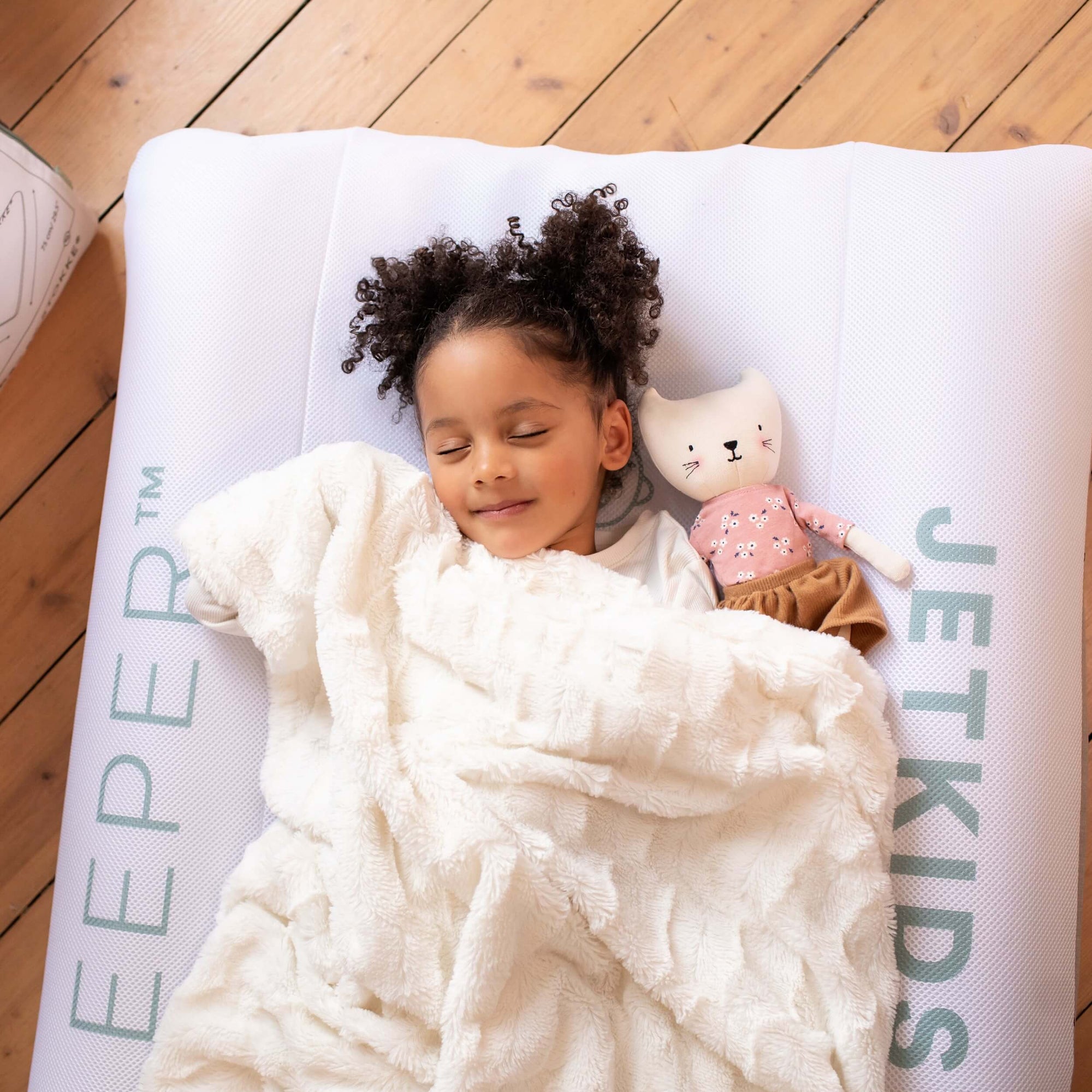CloudSleeper™ Jetkids™ by Stokke® Надуваемо детско легло