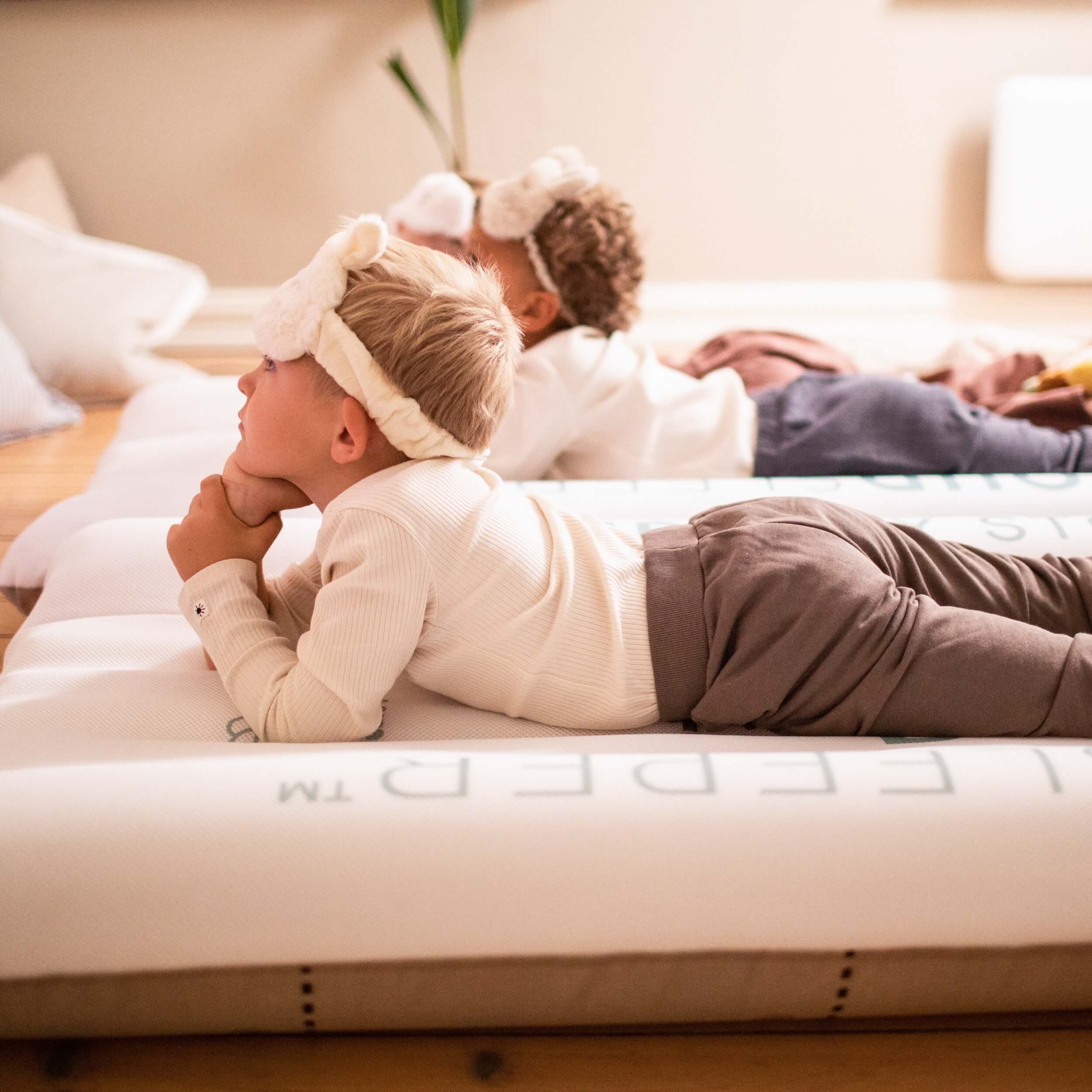 CloudSleeper™ Jetkids™ by Stokke® Надуваемо детско легло