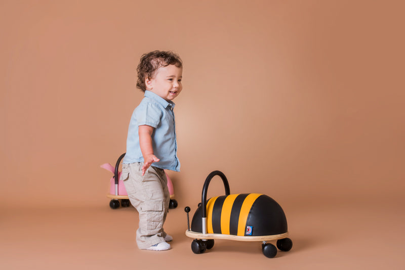 Wheely Bug® Активна играчка на колелца Пчеличка
